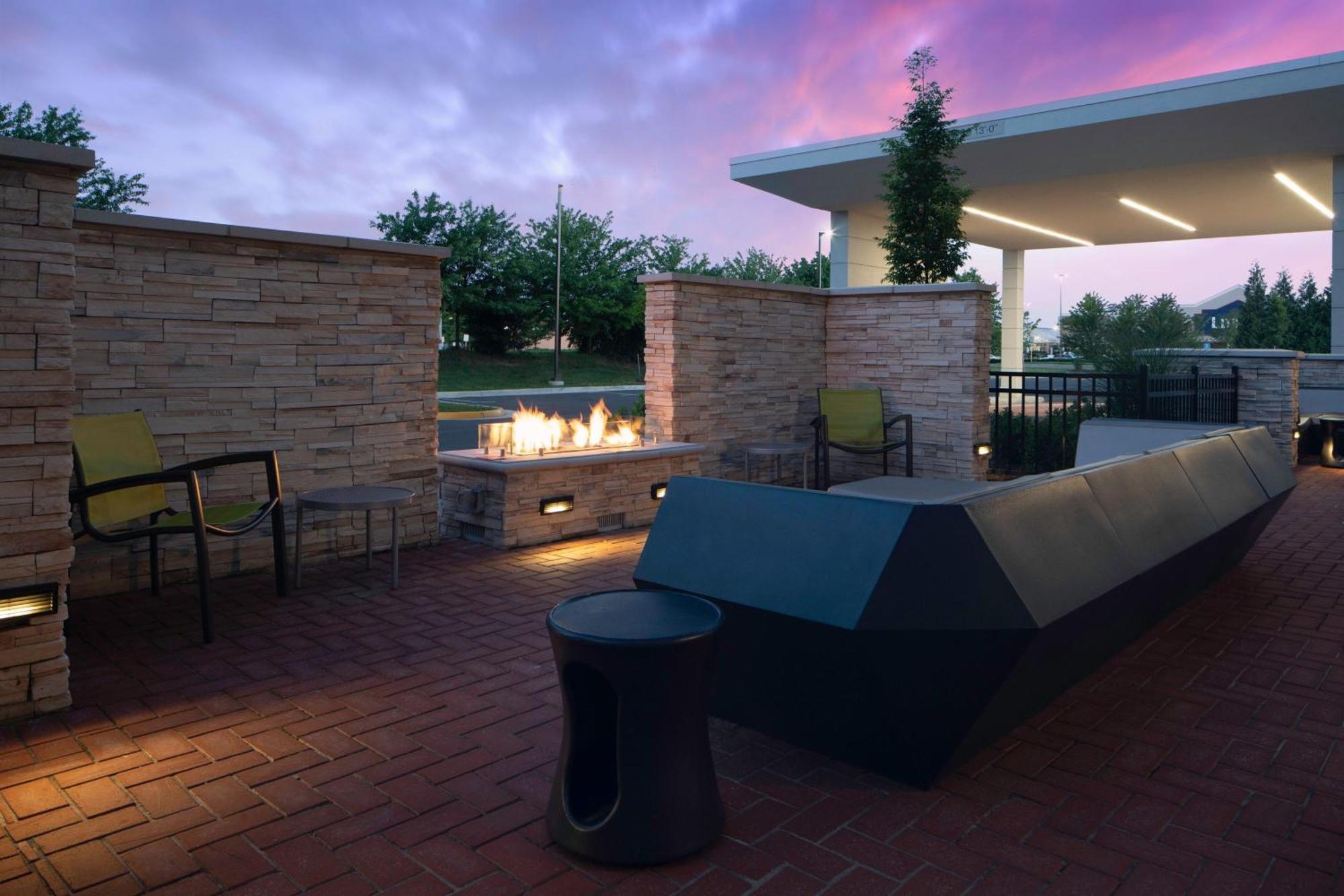 Springhill Suites Winchester Exterior photo